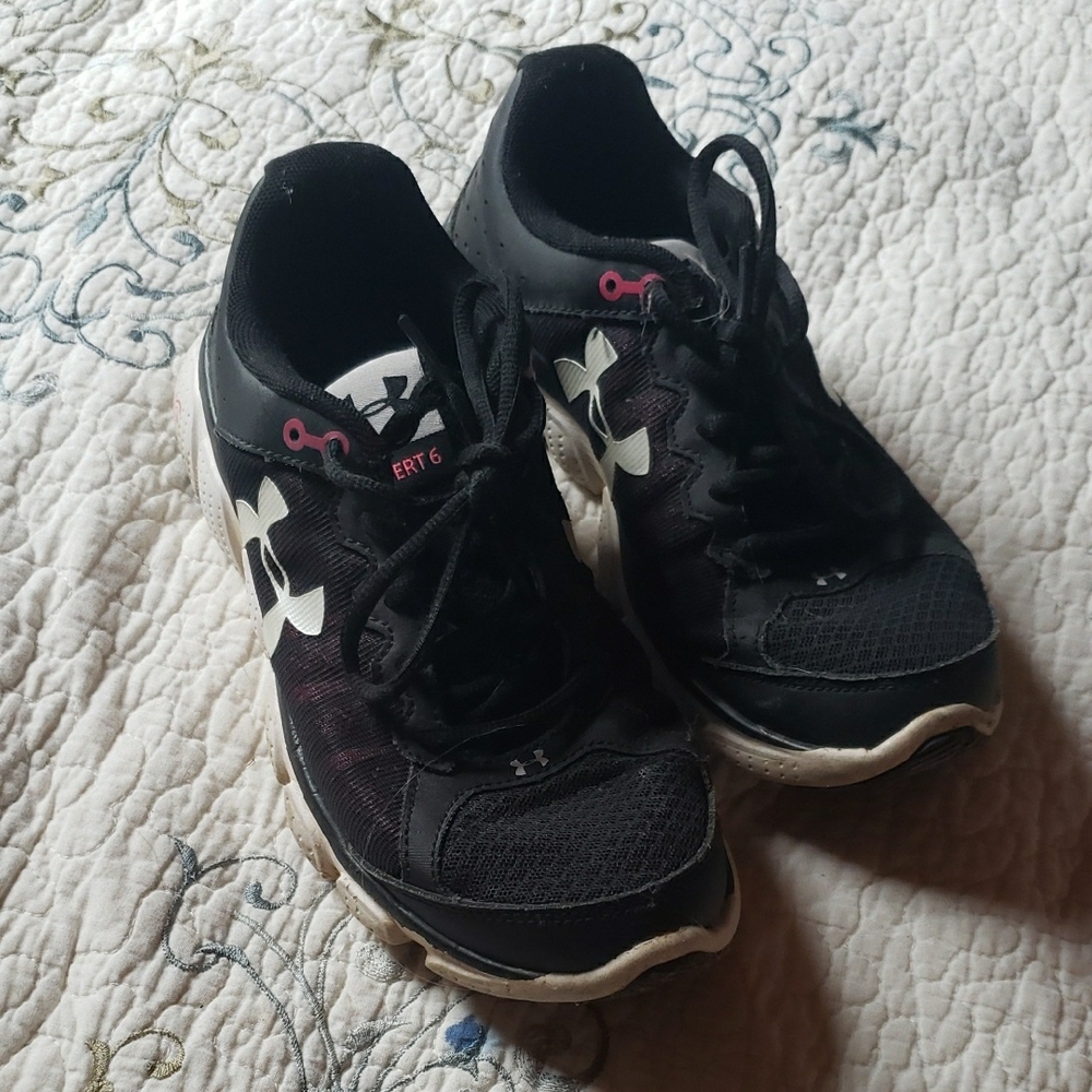 Under Armour Women's Black Running Shoes